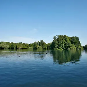 https://hotel-biederstein-am-englischen-garten.getmunichhotels.com