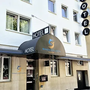 https://meininger-hotel-cologne-city-center.topcolognehotels.com